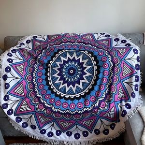 BRAND NEW Neiman Marcus
Towel/Blanket

Multi-functional-beach, park, car